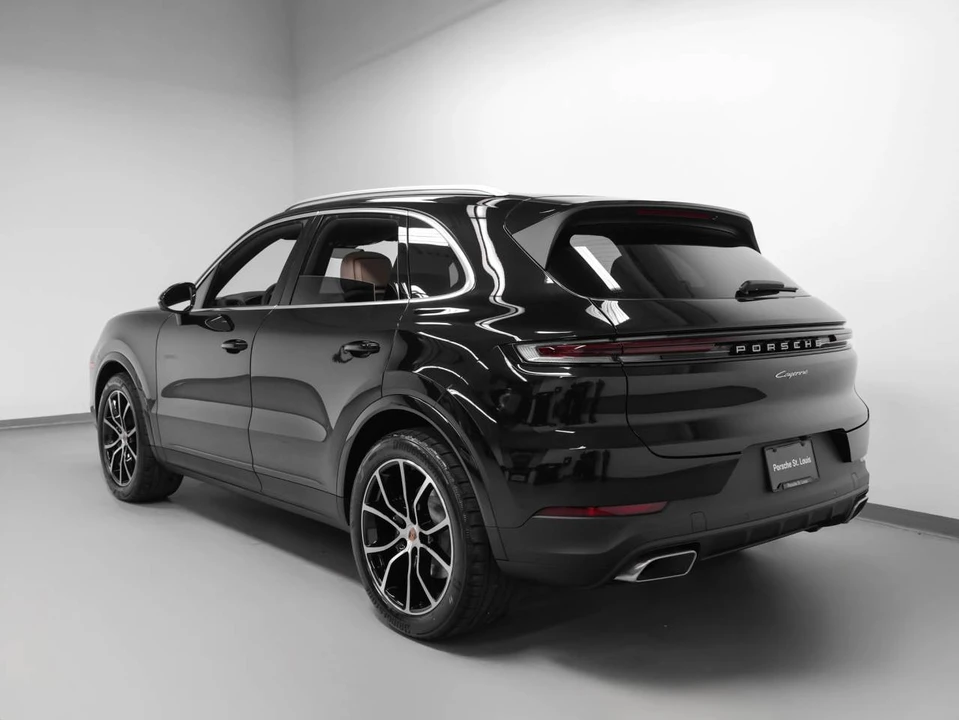 2026 Porsche 9Y0/9Y3 Cayenne - Image 3 of 5