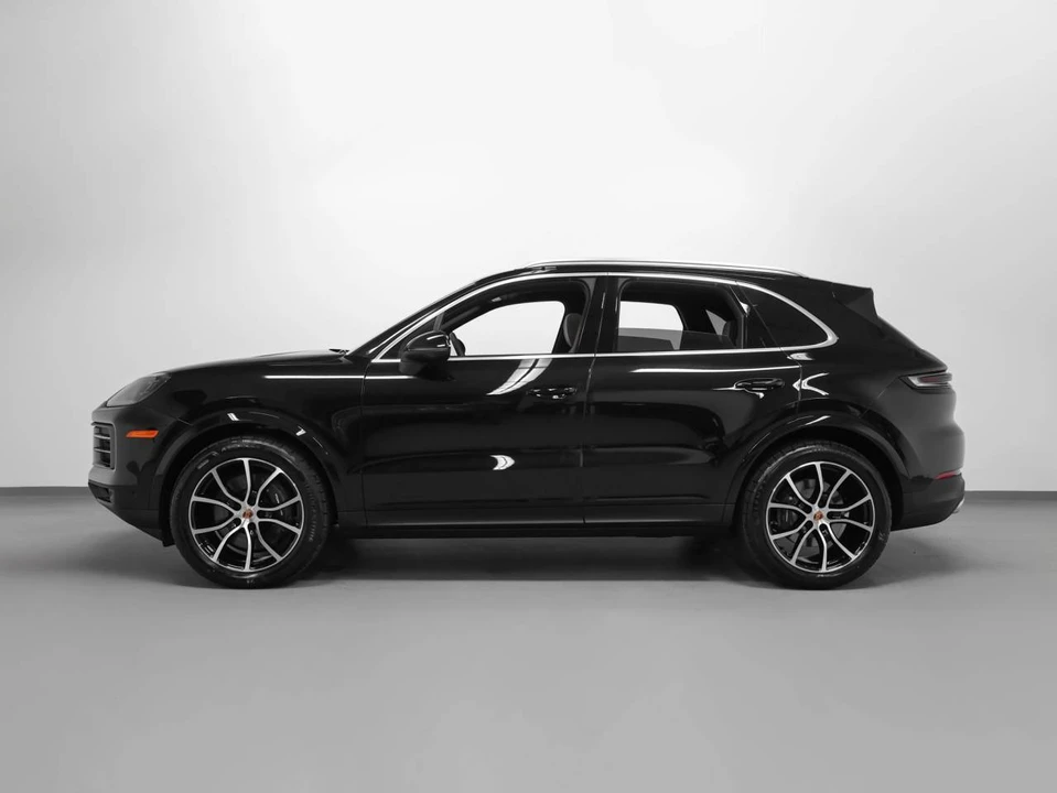 2026 Porsche 9Y0/9Y3 Cayenne - Image 2 of 5