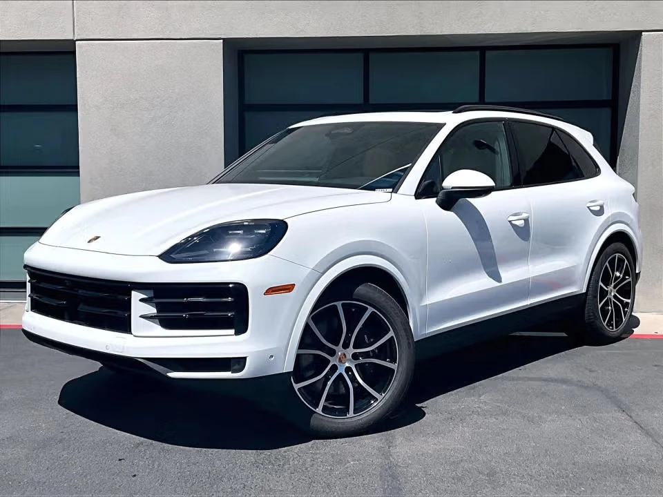 2026 Porsche 9Y0/9Y3 Cayenne - Image 3 of 31