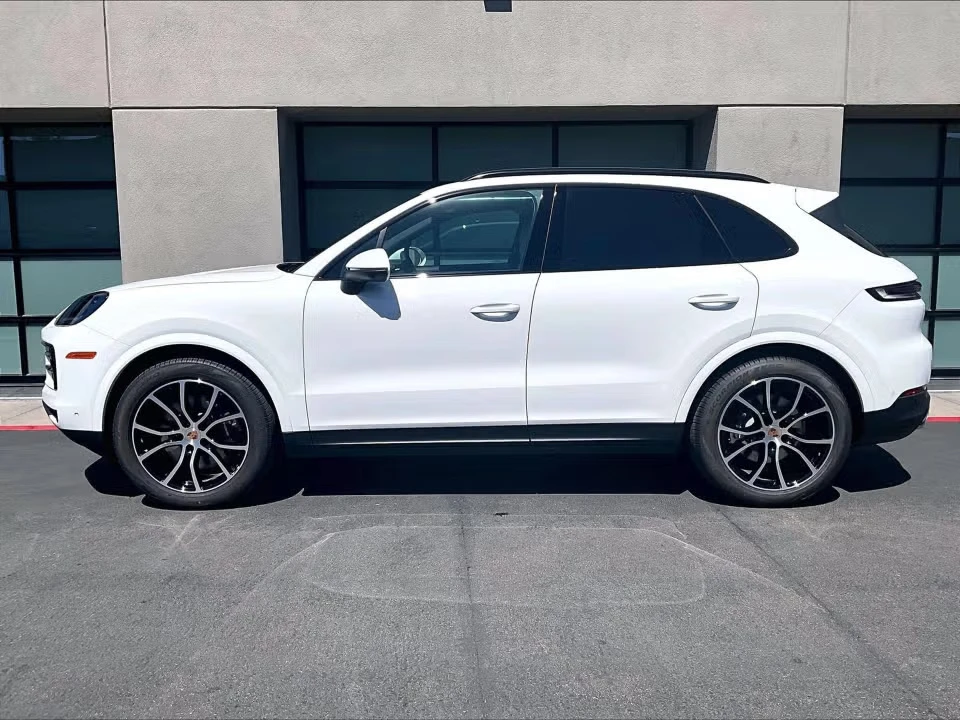 2026 Porsche 9Y0/9Y3 Cayenne - Image 11 of 31
