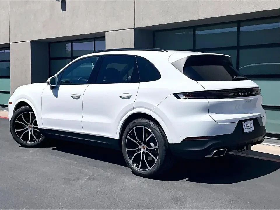 2026 Porsche 9Y0/9Y3 Cayenne - Image 23 of 31