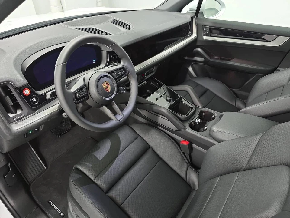 2026 Porsche 9Y0/9Y3 Cayenne - Image 4 of 4
