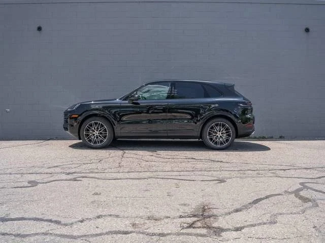 2026 Porsche 9Y0/9Y3 Cayenne - Image 2 of 5