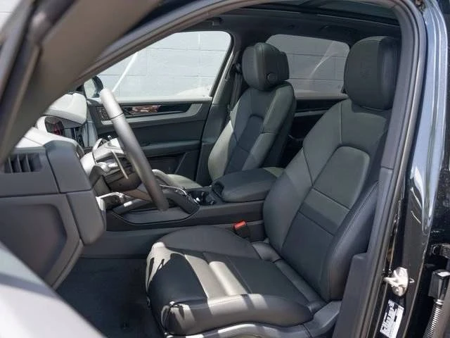 2026 Porsche 9Y0/9Y3 Cayenne - Image 5 of 5