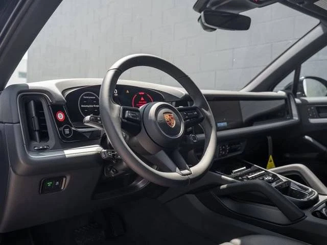 2026 Porsche 9Y0/9Y3 Cayenne - Image 4 of 5