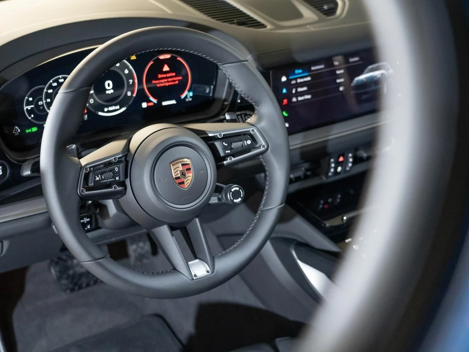 2026 Porsche 9Y0/9Y3 Cayenne - Image 15 of 28
