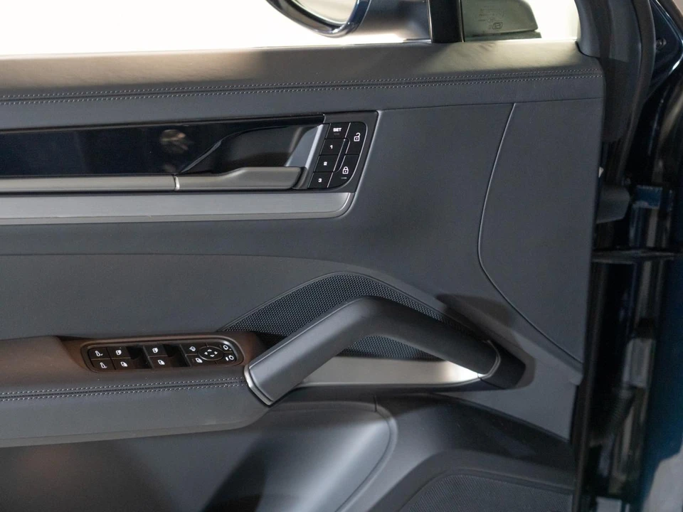 2026 Porsche 9Y0/9Y3 Cayenne - Image 17 of 28