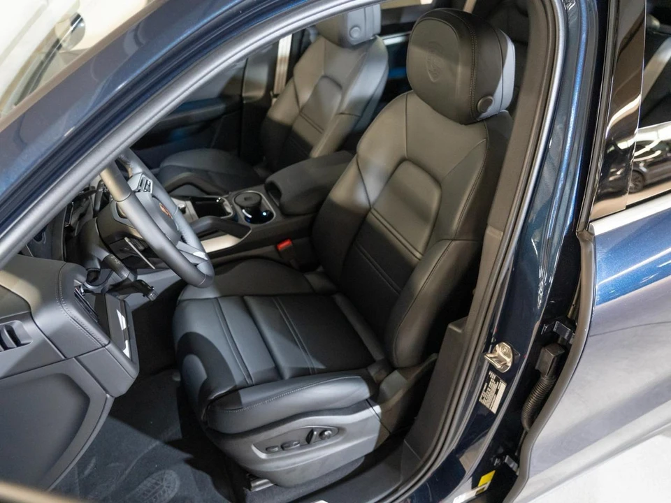 2026 Porsche 9Y0/9Y3 Cayenne - Image 5 of 28