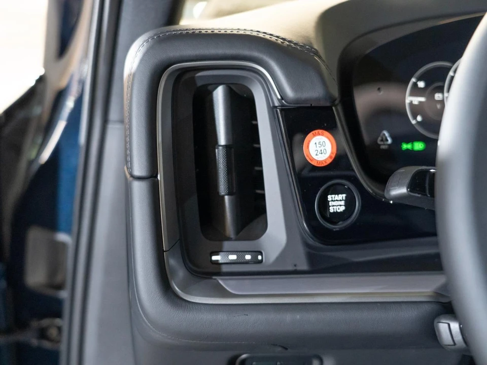 2026 Porsche 9Y0/9Y3 Cayenne - Image 23 of 28