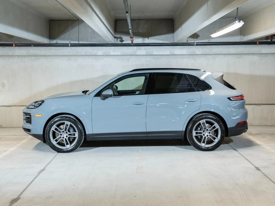 2026 Porsche 9Y0/9Y3 Cayenne - Image 3 of 29