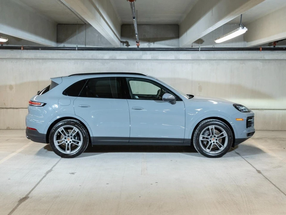 2026 Porsche 9Y0/9Y3 Cayenne - Image 9 of 29