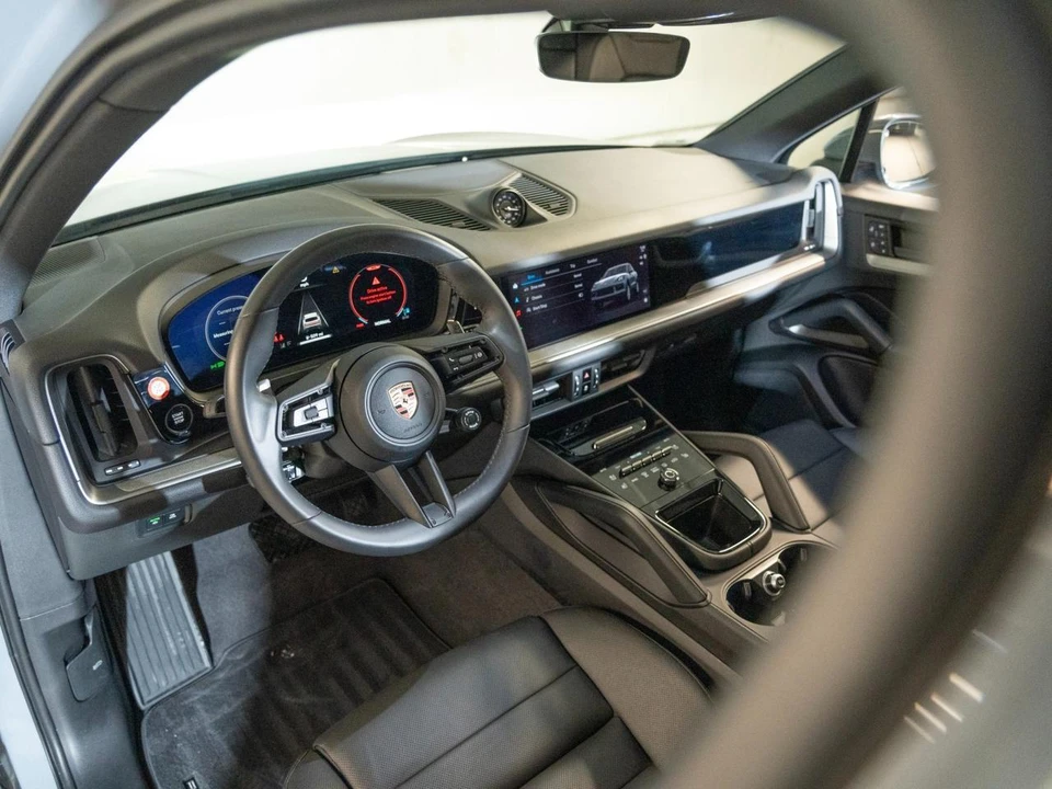 2026 Porsche 9Y0/9Y3 Cayenne - Image 5 of 29