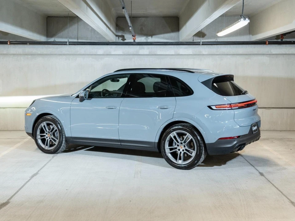 2026 Porsche 9Y0/9Y3 Cayenne - Image 4 of 29