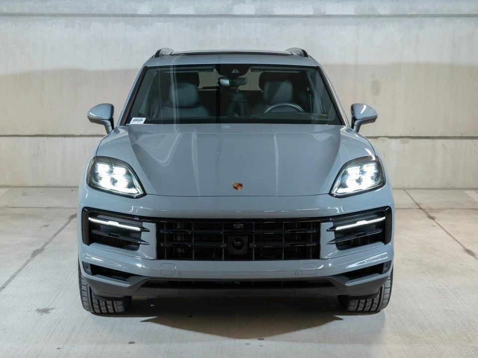 2026 Porsche 9Y0/9Y3 Cayenne - Image 7 of 29