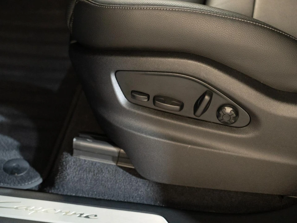 2026 Porsche 9Y0/9Y3 Cayenne - Image 14 of 29