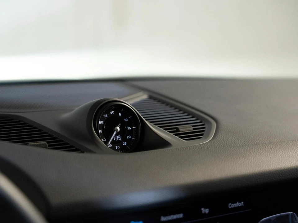 2026 Porsche 9Y0/9Y3 Cayenne - Image 21 of 29