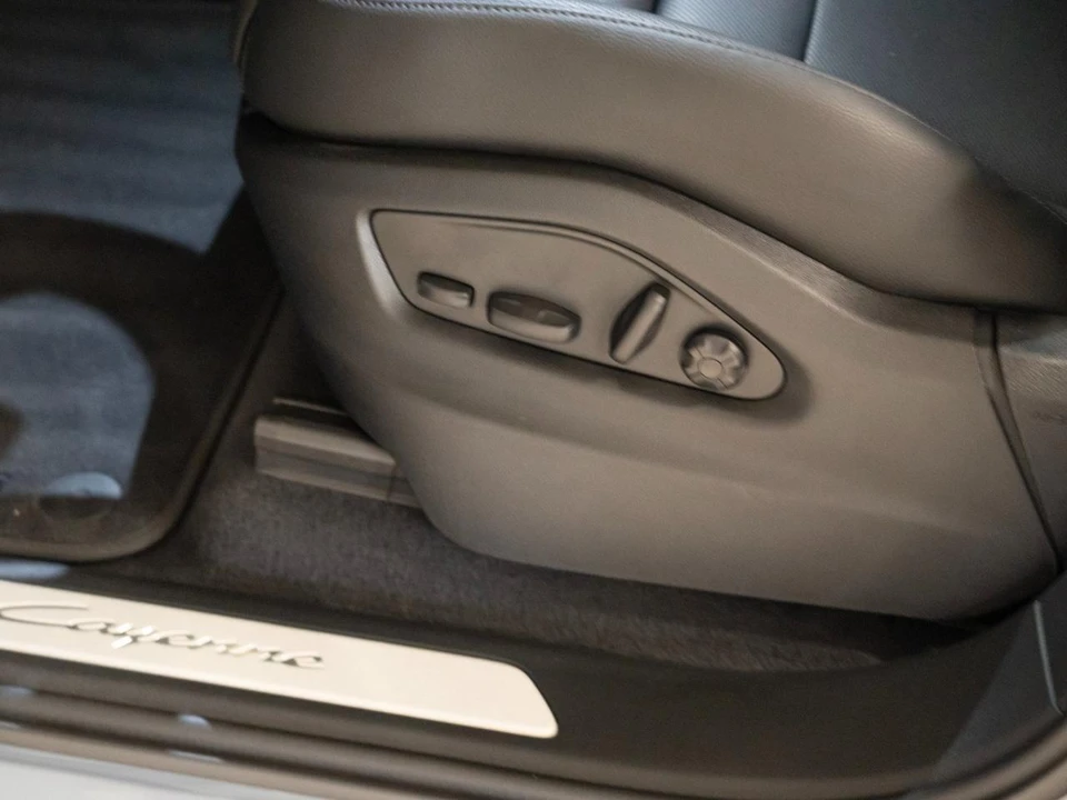 2026 Porsche 9Y0/9Y3 Cayenne - Image 14 of 30