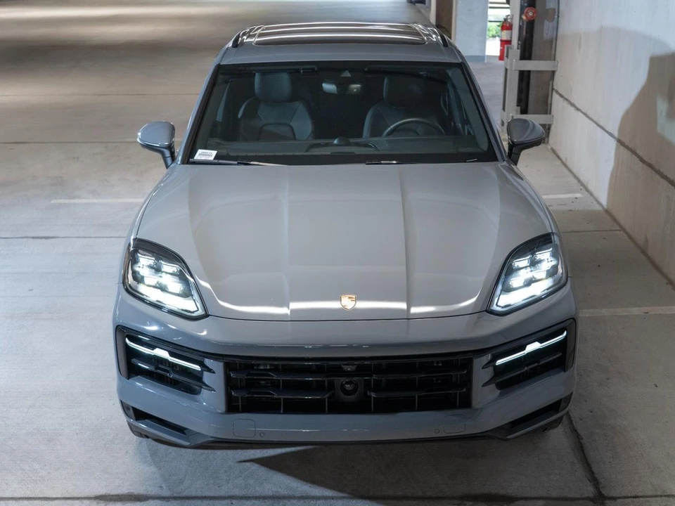 2026 Porsche 9Y0/9Y3 Cayenne - Image 7 of 30