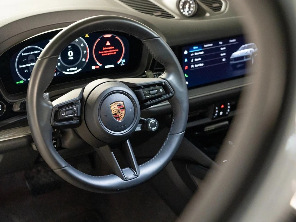 2026 Porsche 9Y0/9Y3 Cayenne - Image 16 of 30