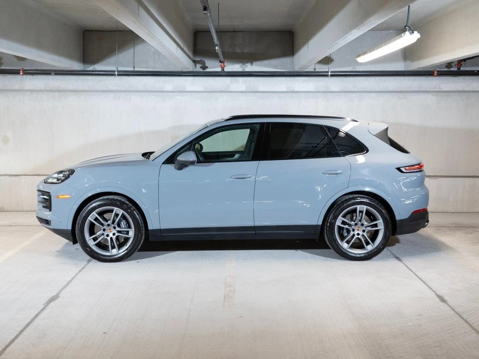2026 Porsche 9Y0/9Y3 Cayenne - Image 3 of 30