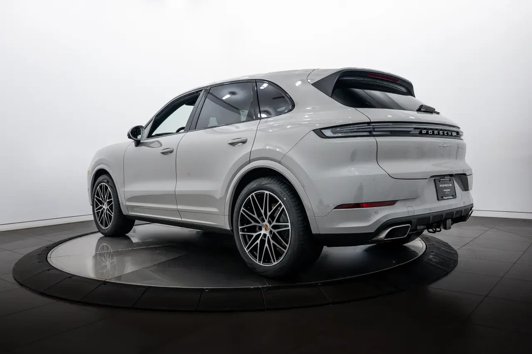 2026 Porsche 9Y0/9Y3 Cayenne - Image 24 of 31