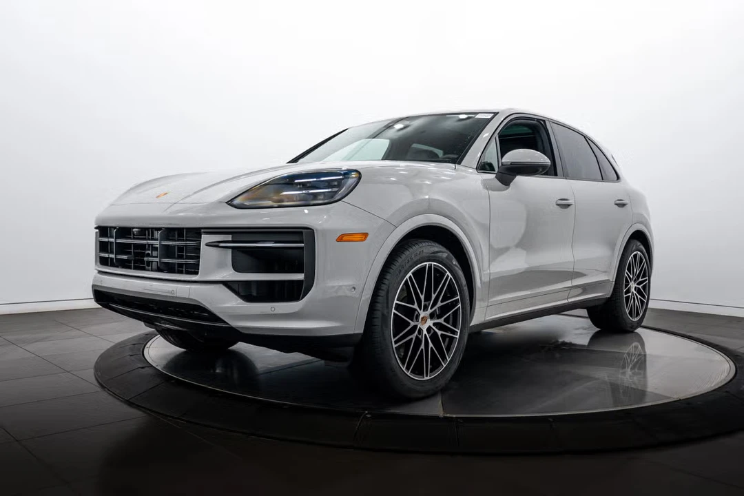 2026 Porsche 9Y0/9Y3 Cayenne - Image 4 of 31