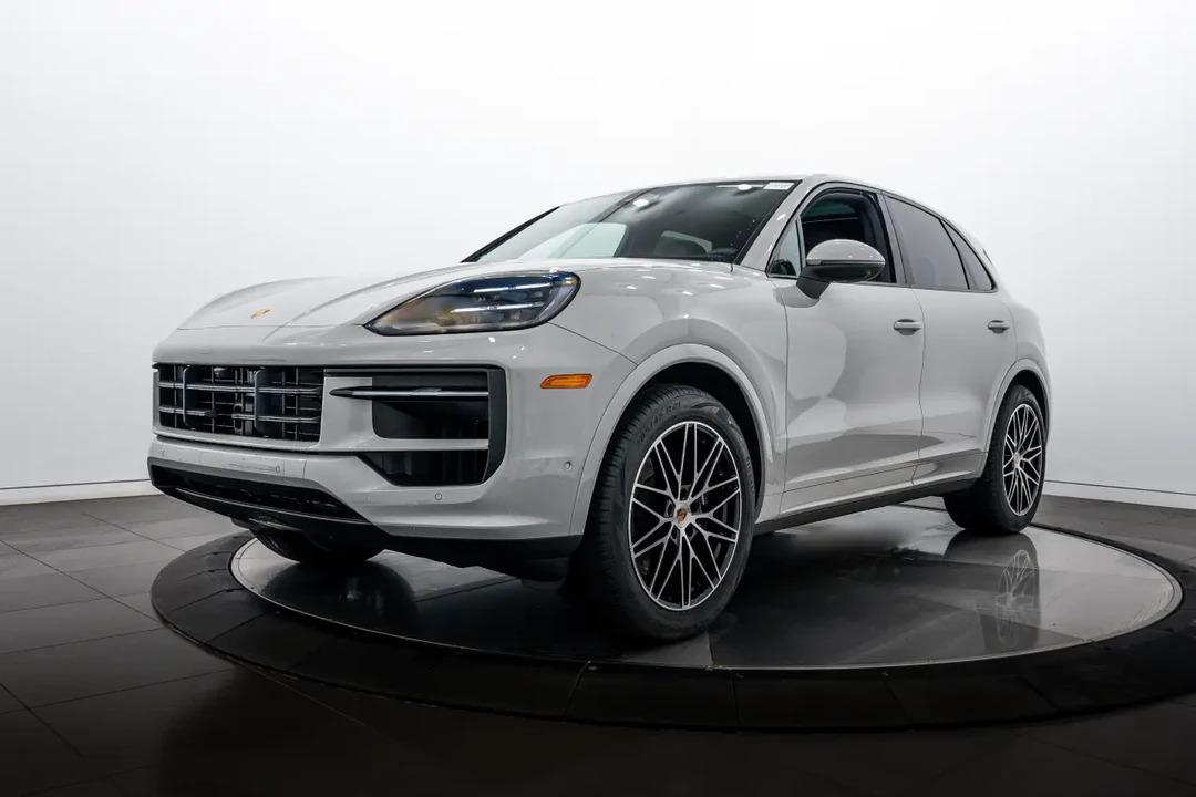 2026 Porsche 9Y0/9Y3 Cayenne - Image 8 of 31