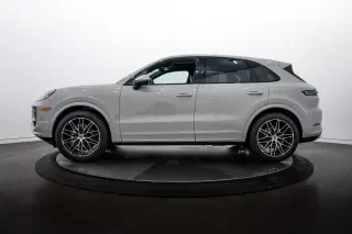 2026 Porsche 9Y0/9Y3 Cayenne - Image 13 of 31