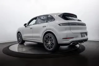 2026 Porsche 9Y0/9Y3 Cayenne - Image 17 of 31