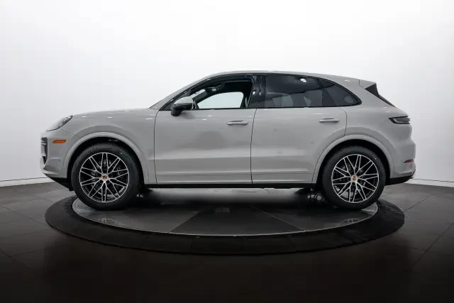 2026 Porsche 9Y0/9Y3 Cayenne - Image 14 of 31