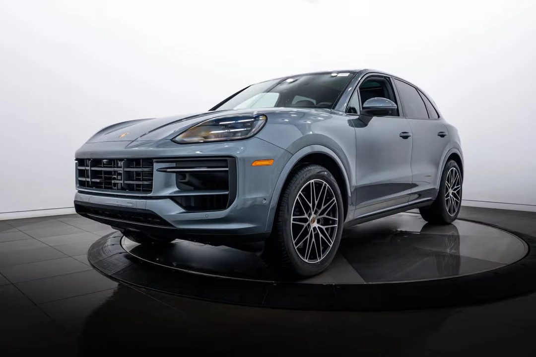 2026 Porsche 9Y0/9Y3 Cayenne - Image 4 of 31