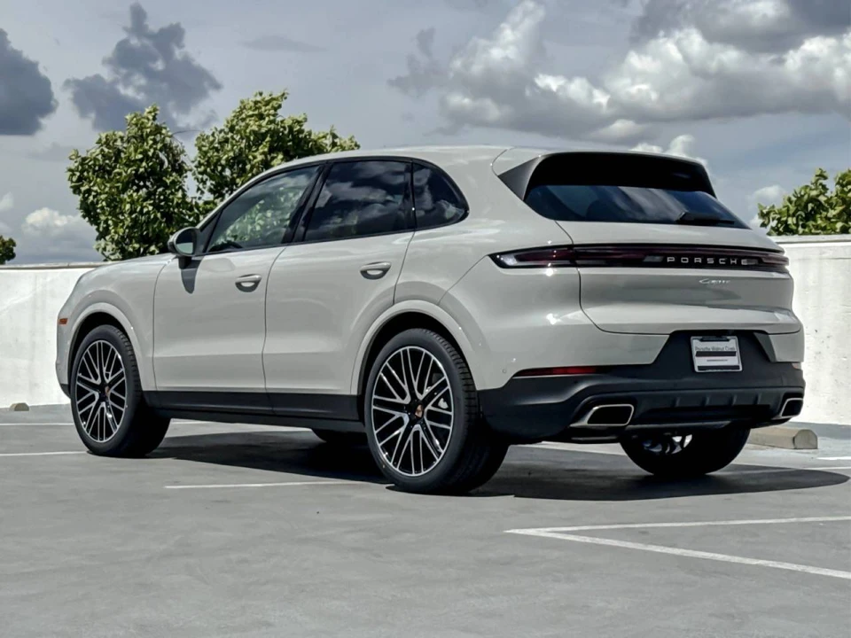 2026 Porsche 9Y0/9Y3 Cayenne - Image 3 of 4