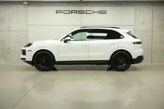2026 Porsche 9Y0/9Y3 Cayenne - Image 13 of 31