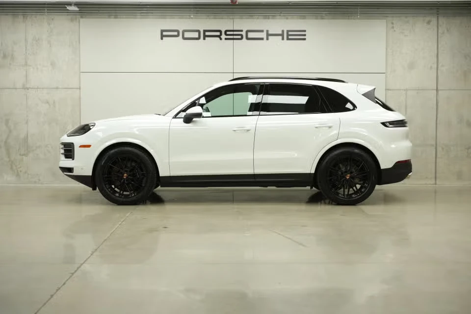 2026 Porsche 9Y0/9Y3 Cayenne - Image 11 of 31