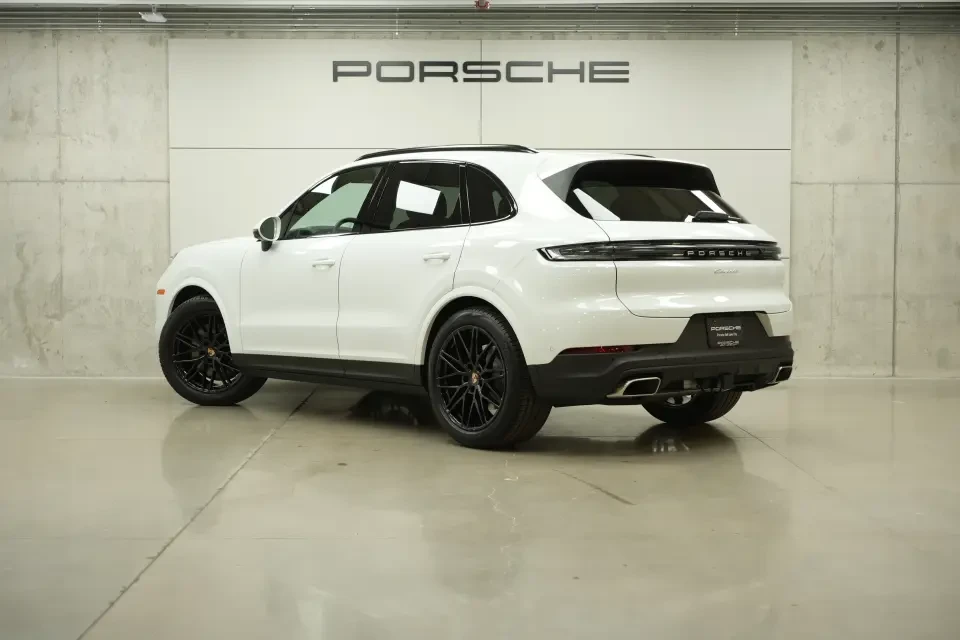 2026 Porsche 9Y0/9Y3 Cayenne - Image 23 of 31