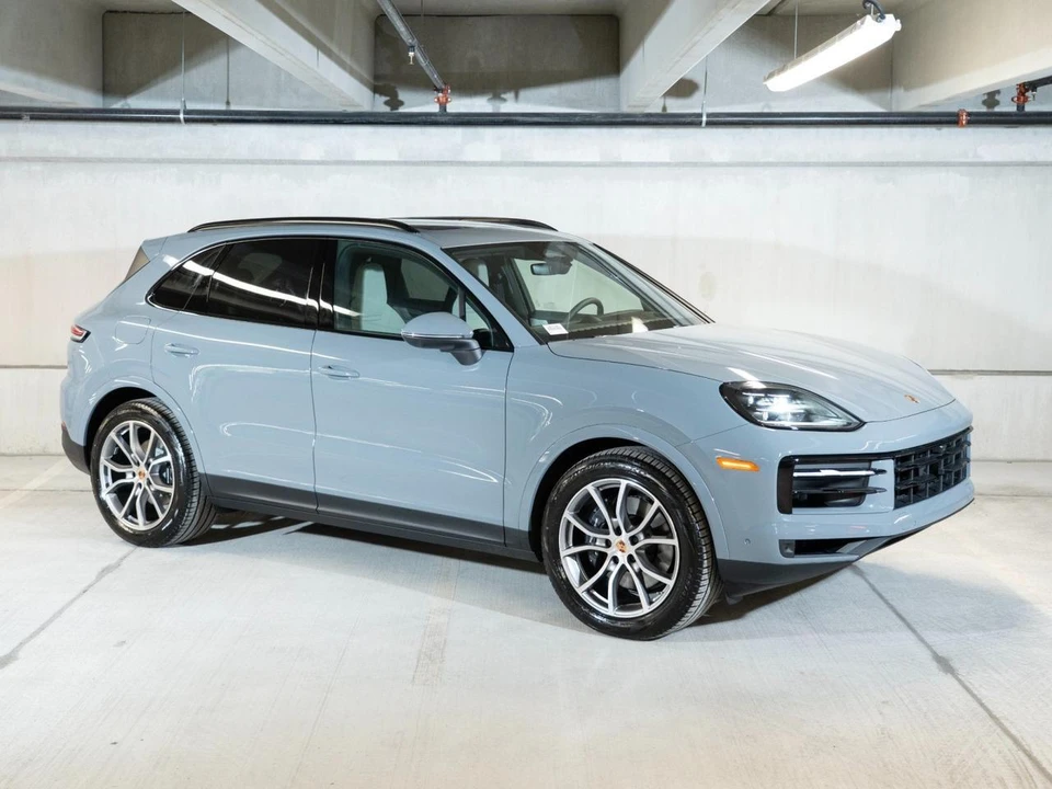 2026 Porsche 9Y0/9Y3 Cayenne - Image 7 of 30