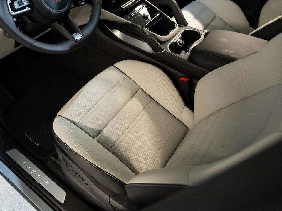 2026 Porsche 9Y0/9Y3 Cayenne - Image 14 of 30