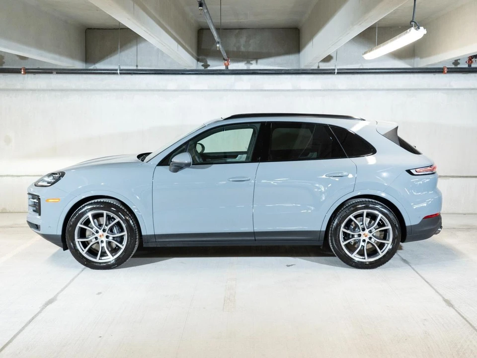 2026 Porsche 9Y0/9Y3 Cayenne - Image 2 of 30