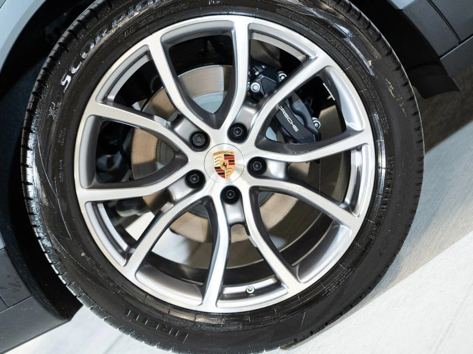 2026 Porsche 9Y0/9Y3 Cayenne - Image 11 of 30