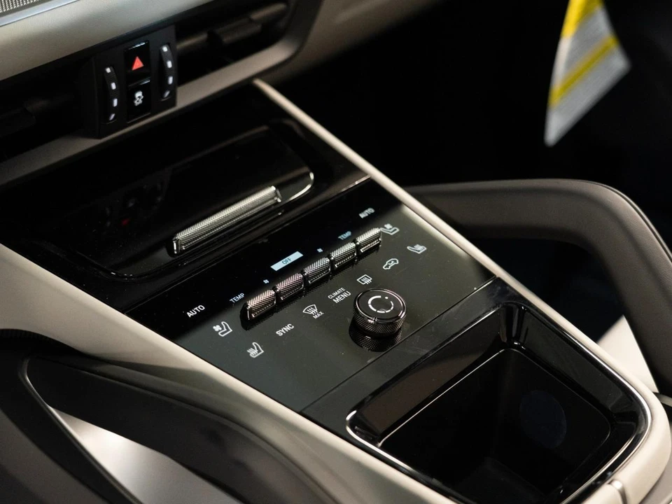 2026 Porsche 9Y0/9Y3 Cayenne - Image 22 of 30