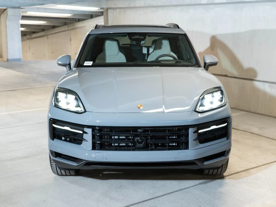2026 Porsche 9Y0/9Y3 Cayenne - Image 6 of 30