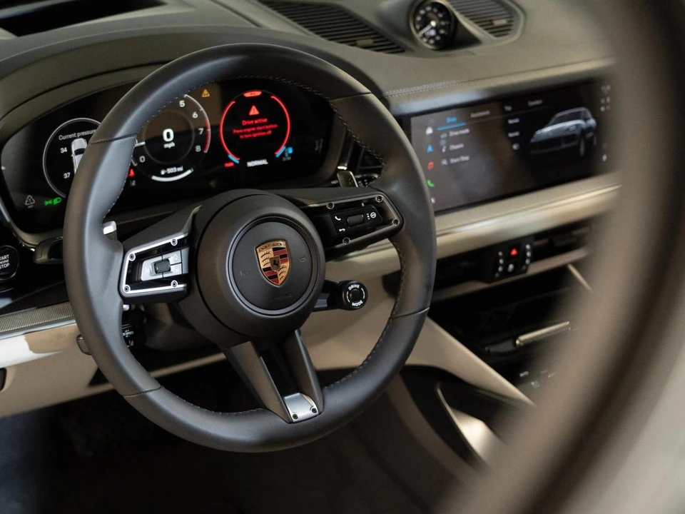 2026 Porsche 9Y0/9Y3 Cayenne - Image 15 of 30