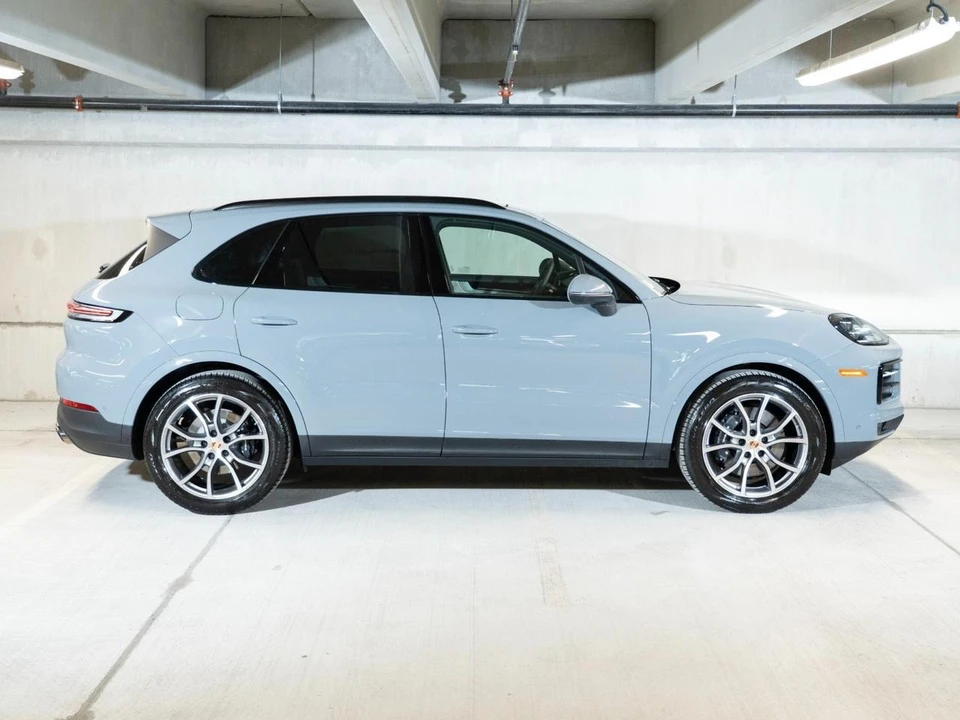 2026 Porsche 9Y0/9Y3 Cayenne - Image 8 of 30