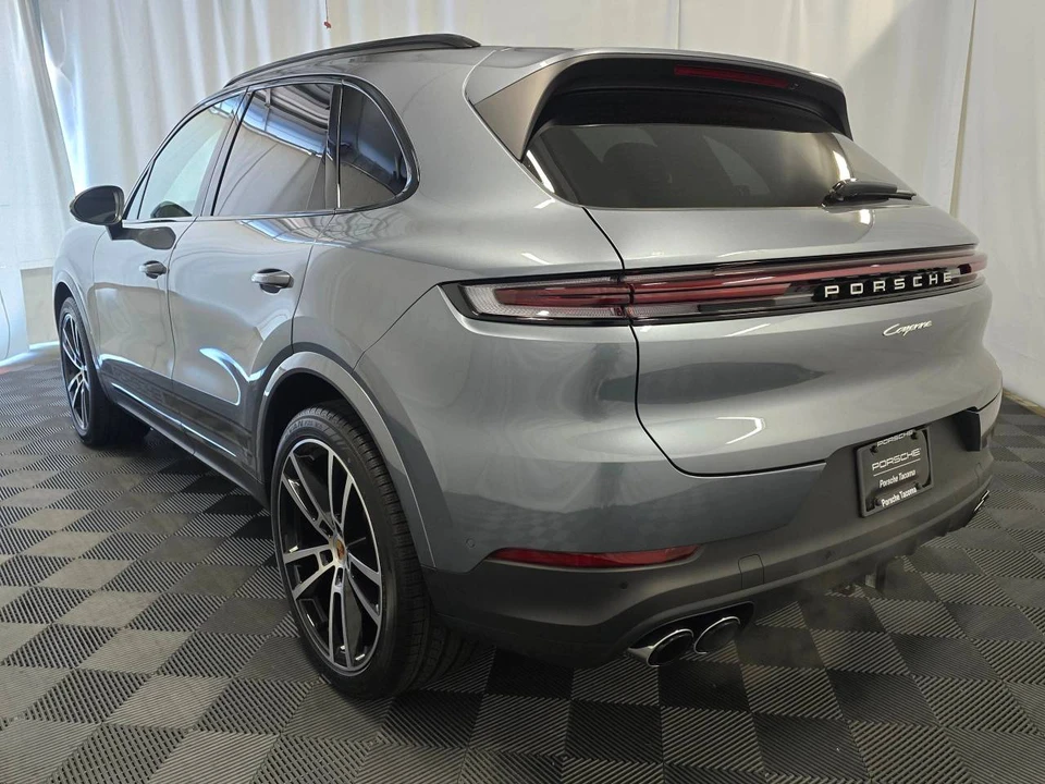 2026 Porsche 9Y0/9Y3 Cayenne - Image 3 of 5