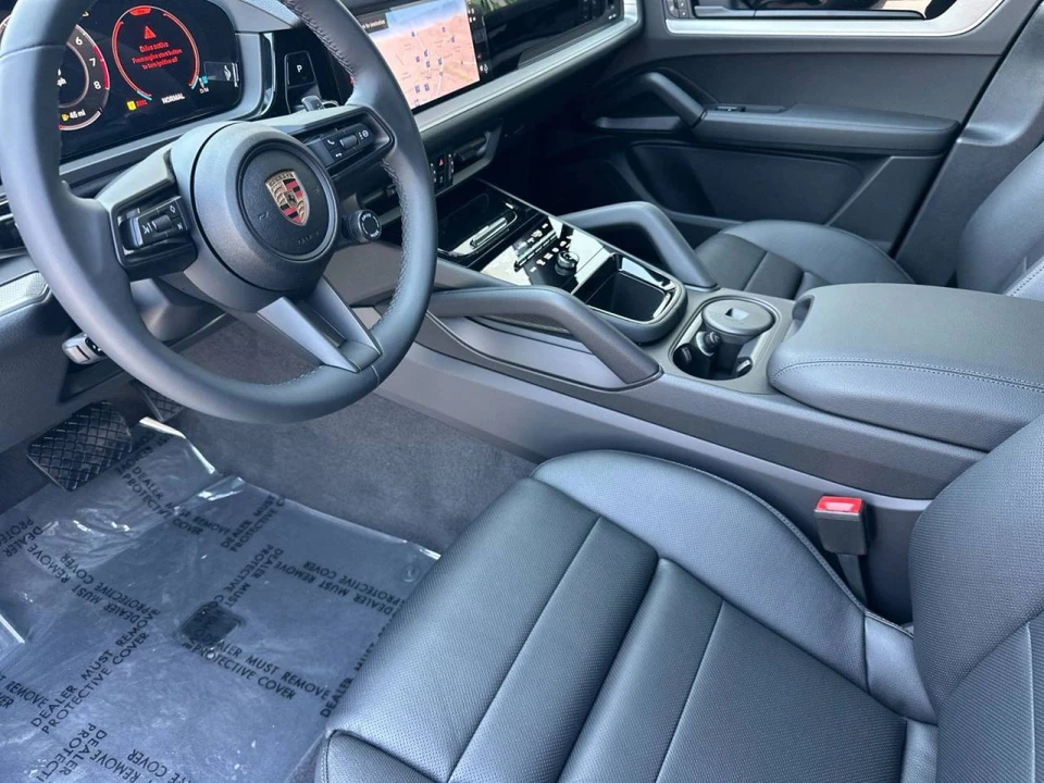 2026 Porsche 9Y0/9Y3 Cayenne - Image 4 of 4