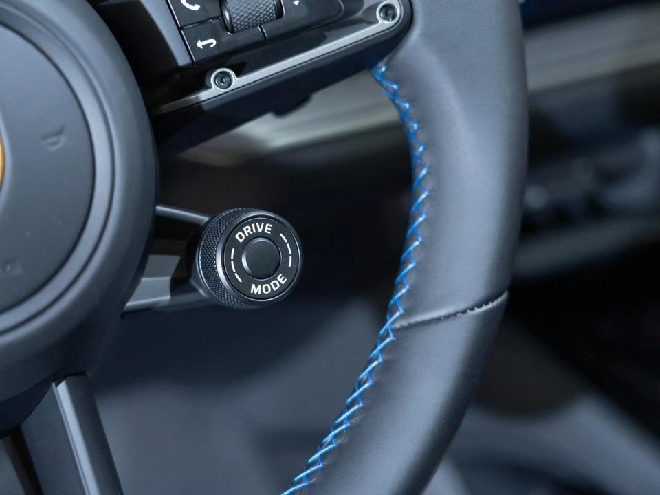 2026 Porsche 9Y0/9Y3 Cayenne - Image 23 of 30
