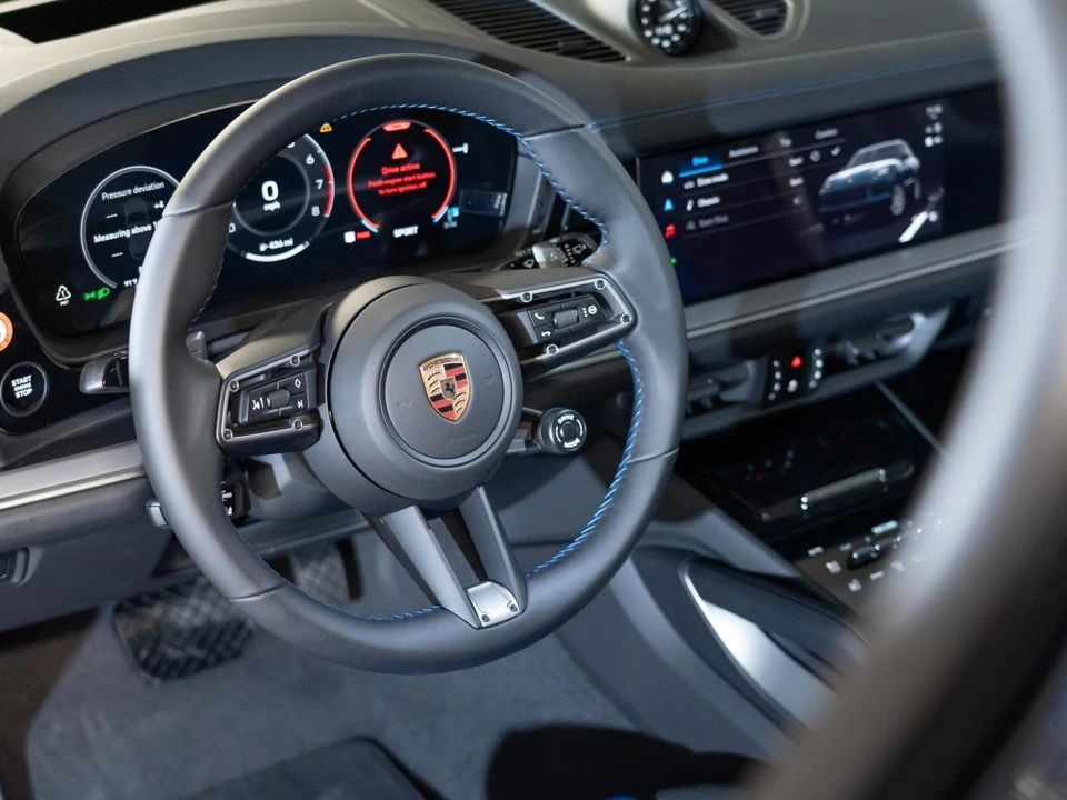 2026 Porsche 9Y0/9Y3 Cayenne - Image 15 of 30