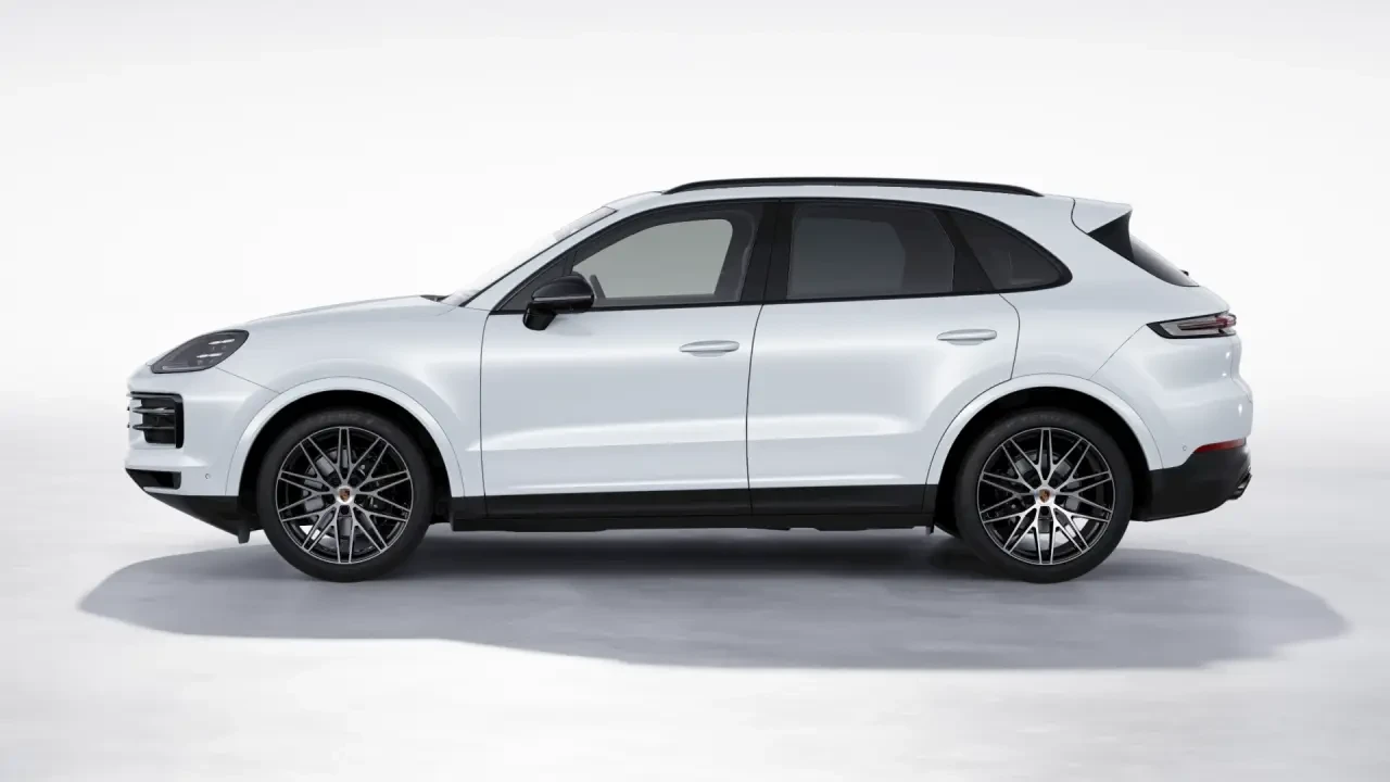 2026 Porsche Cayenne - Image 16 of 30