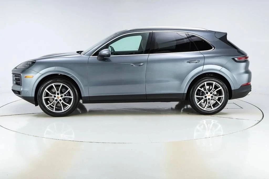 2026 Porsche 9Y0/9Y3 Cayenne - Image 2 of 5