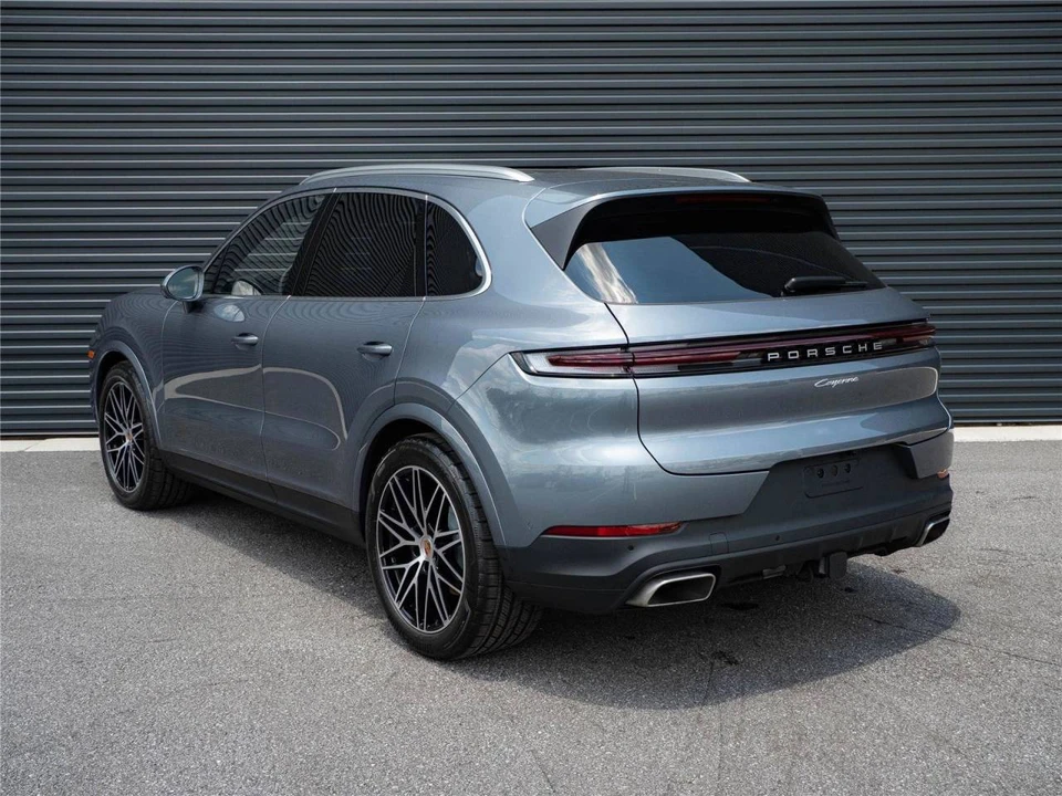 2026 Porsche 9Y0/9Y3 Cayenne - Image 3 of 5